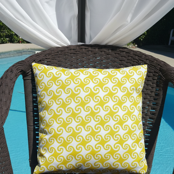 Indoor Outdoor Waikiki Pineapple Yellow Pillow Cover with zipper